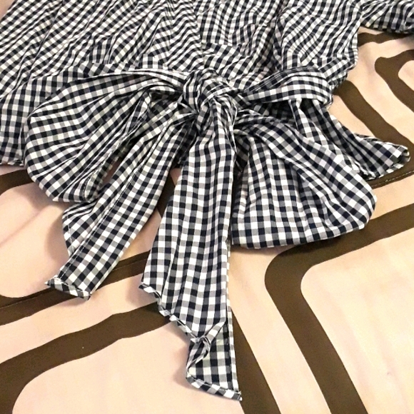 NWT Forever 21 Women's Wrap-Around Tie Top B&W - Picture 6 of 16